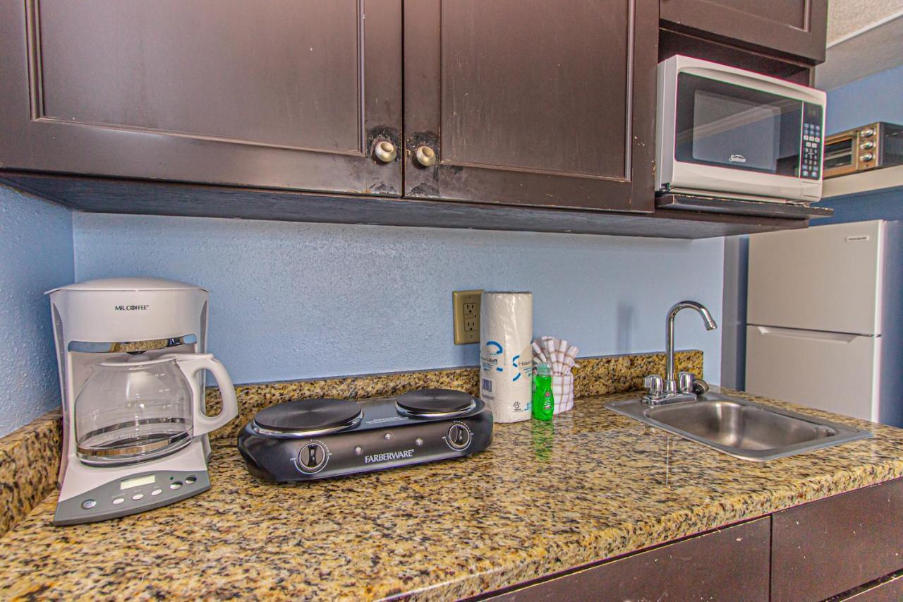 Oceanview King - Fully Updated! - Landmark 715 - Great Views! Sleeps 4 Myrtle Beach