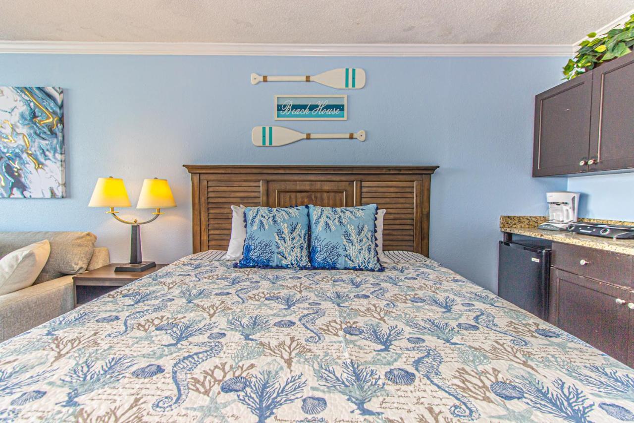 Oceanview King - Fully Updated! - Landmark 715 - Great Views! Sleeps 4 Holiday home Myrtle Beach