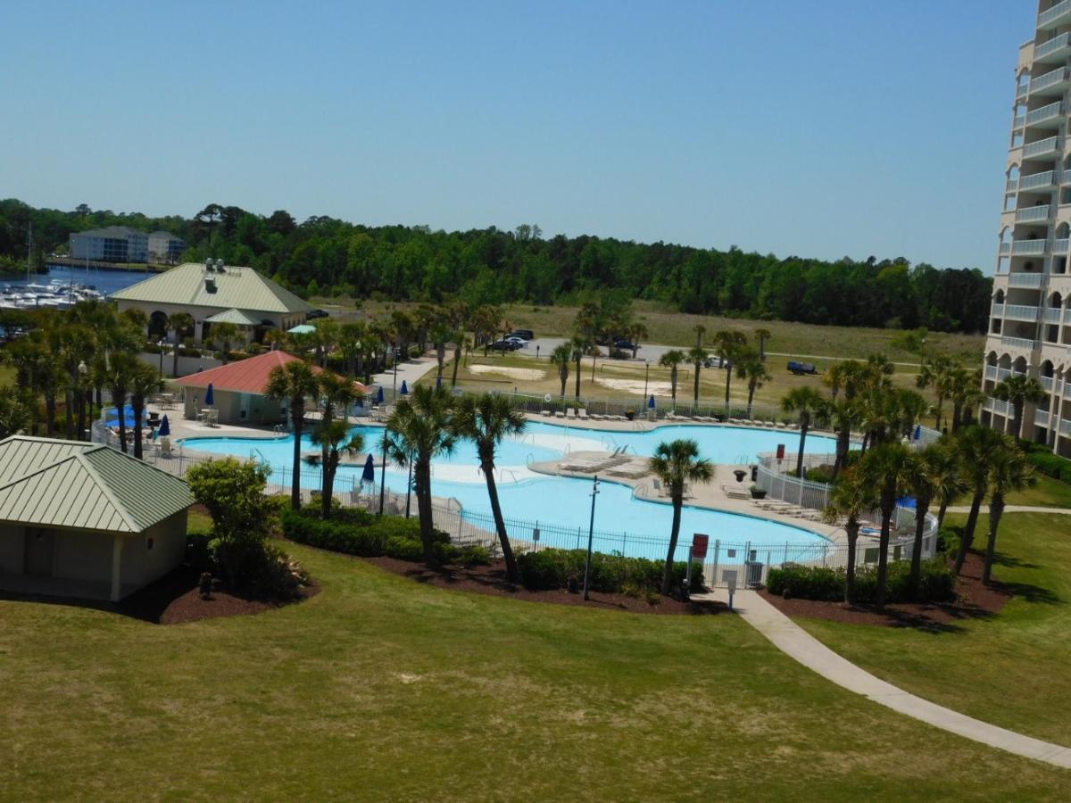 Yacht Club #1-202 *