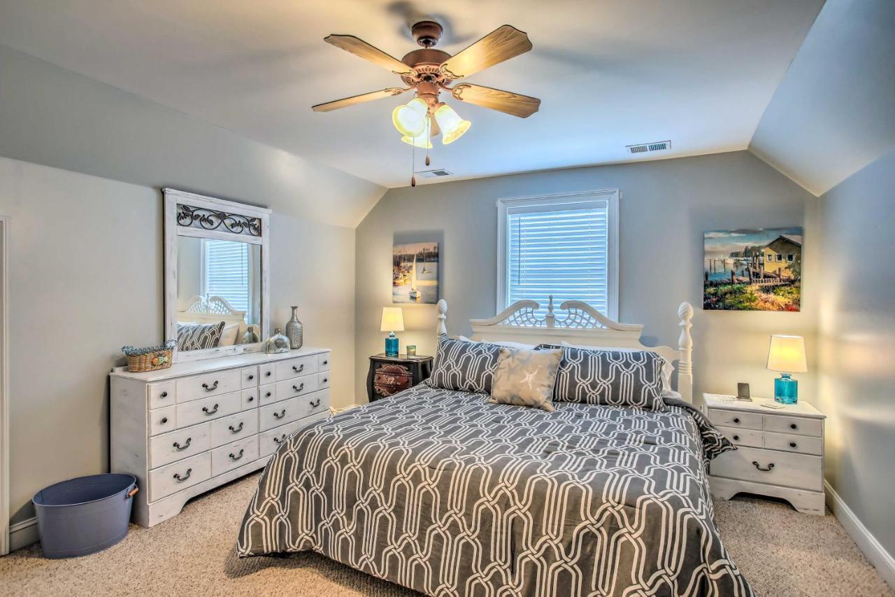 Holiday home With Deck 1 Mi To Surfside Access!