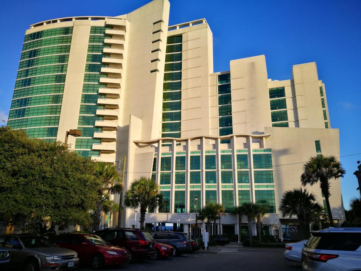 Deluxe Ocean Front Two-bedroom In Sandy Beach Aparthotel