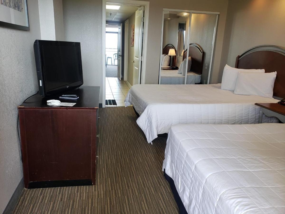 Oceanfront Double Queen 1 Bedroom Caravelle 1137 *