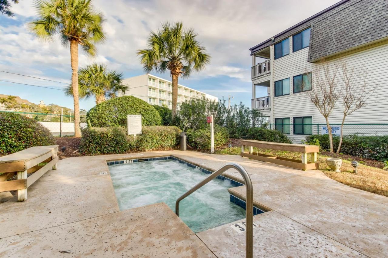 Apartment 2 Bedroom Ocean Forest Steps Away From Pristine Sandy Beaches