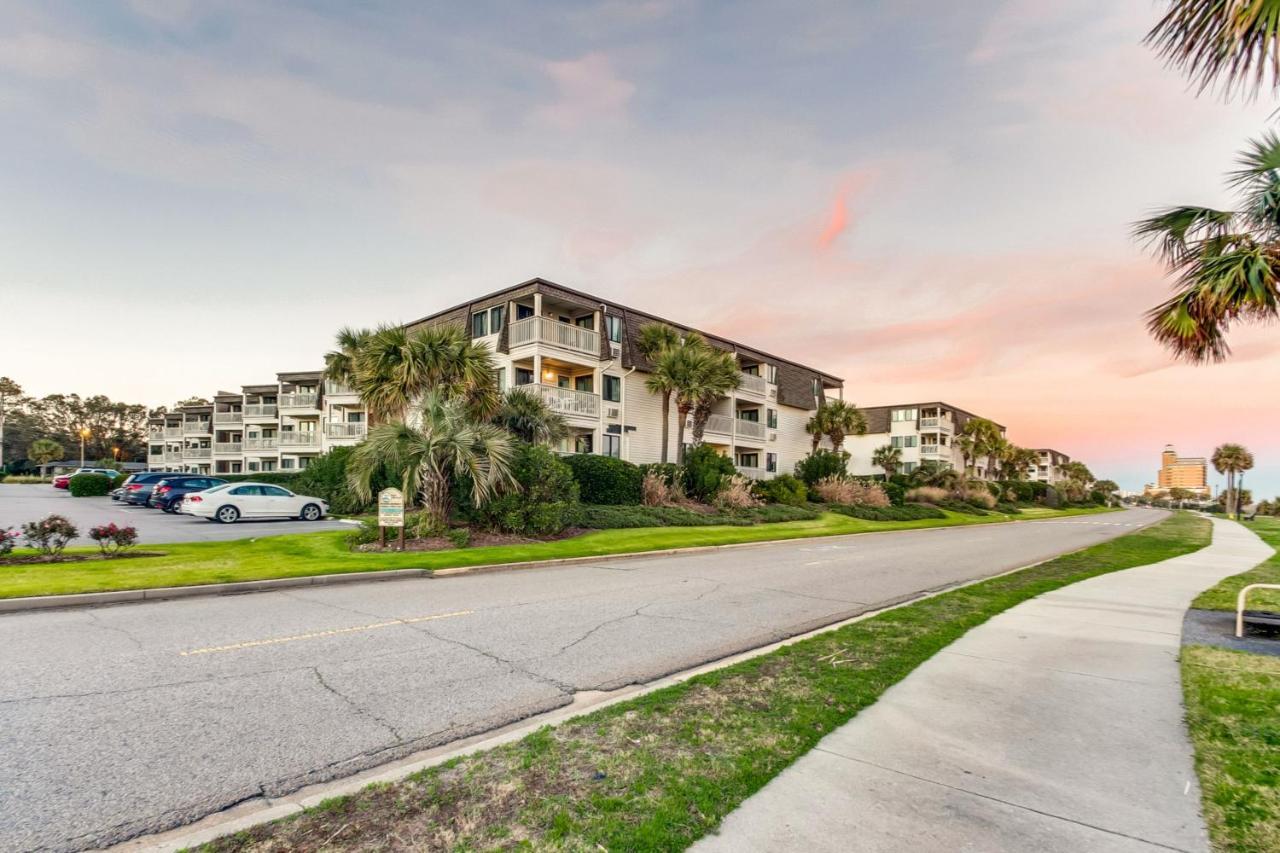2 Bedroom Ocean Forest Steps Away From Pristine Sandy Beaches *