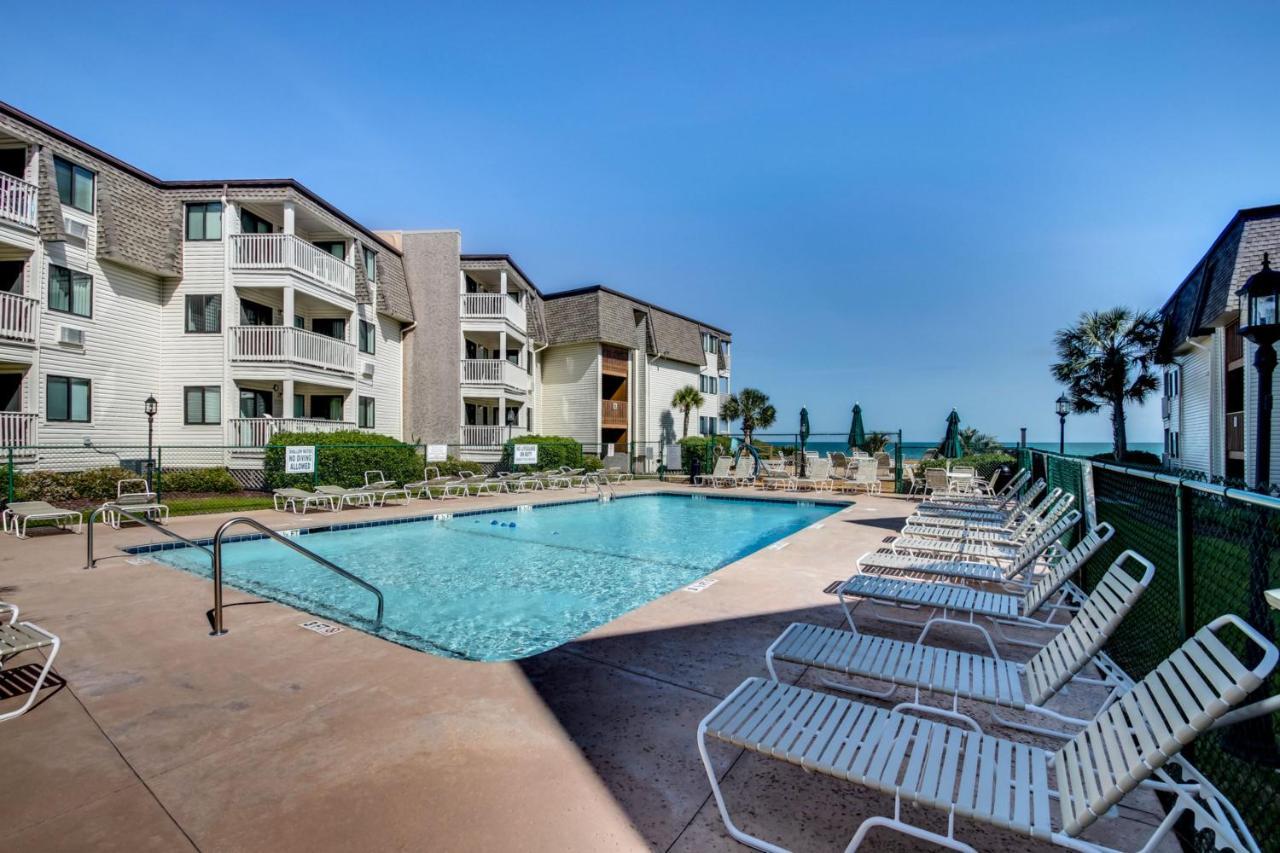 2 Bedroom Ocean Forest Steps Away From Pristine Sandy Beaches Apartment *