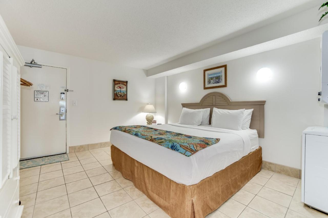 Hosteeva Atlantica Ocean-front Views Apartment Myrtle Beach