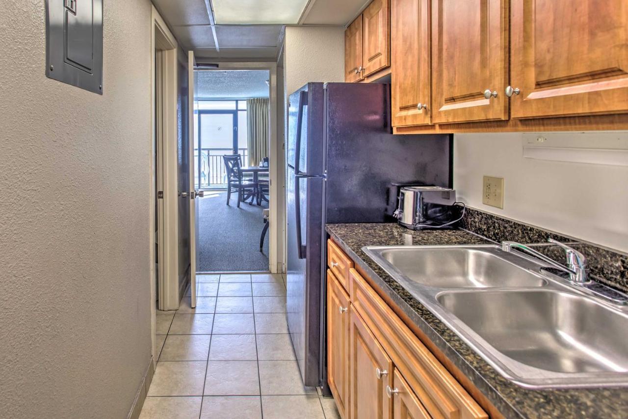 Apartment Breezy Landmark With Oceanfront Lanai!