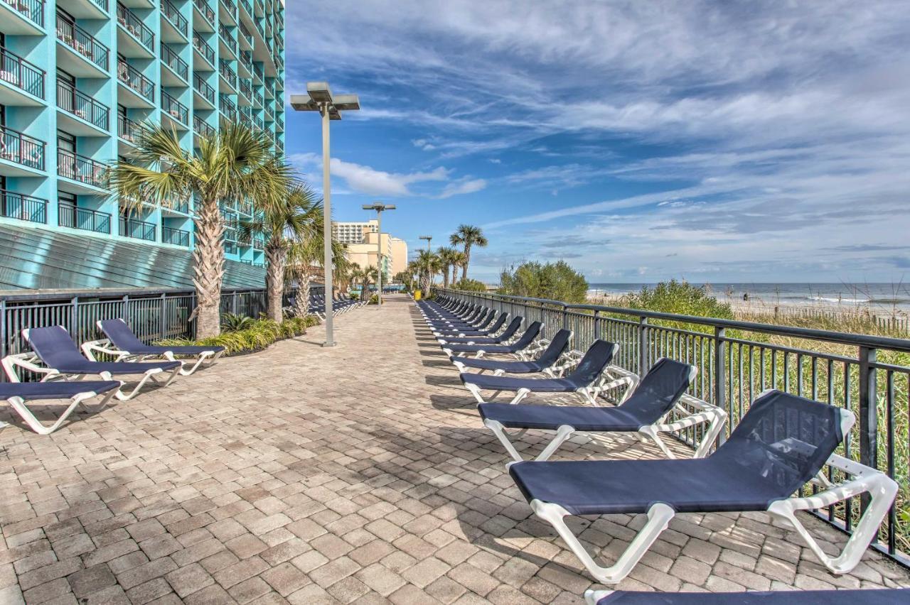 Breezy Landmark With Oceanfront Lanai! Apartment