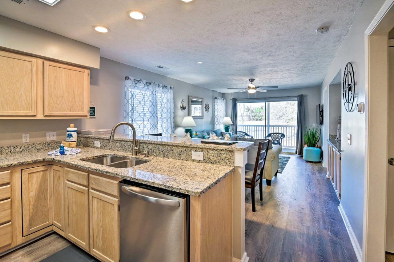Swim, Golf, Play - Beachy River Oaks Condo! Apartment *