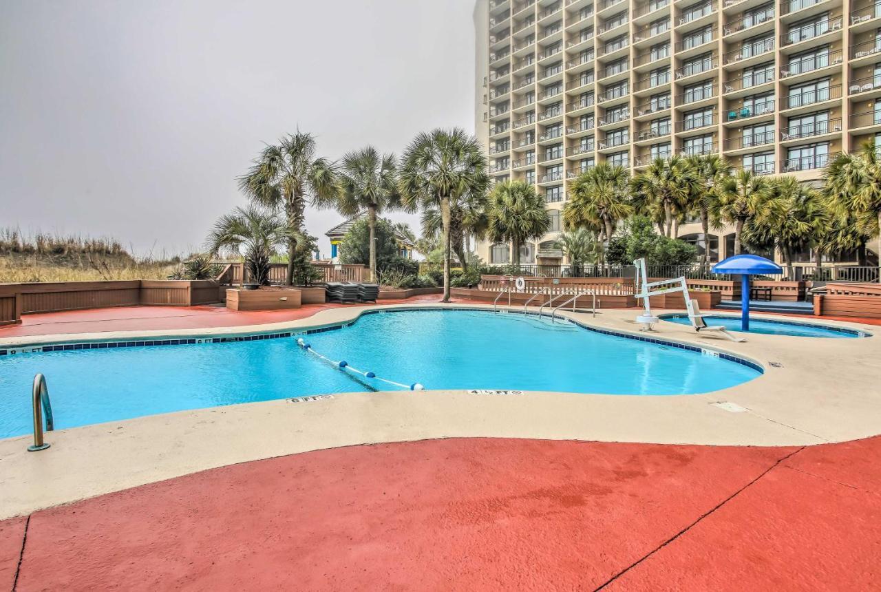 Apartment Beachfront With Lazy River And Pools!