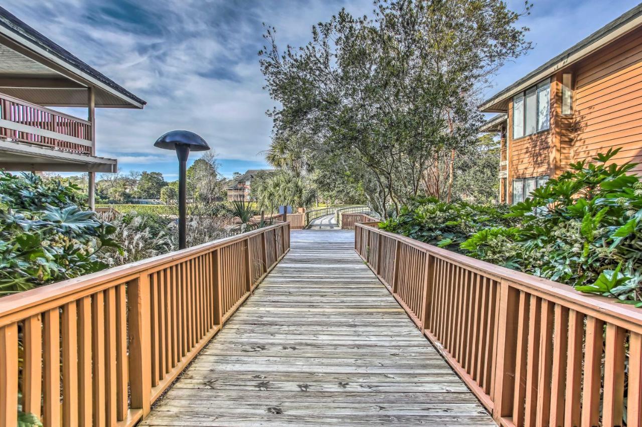 Beautiful Lakefront Short Walk To Beach! Apartment *