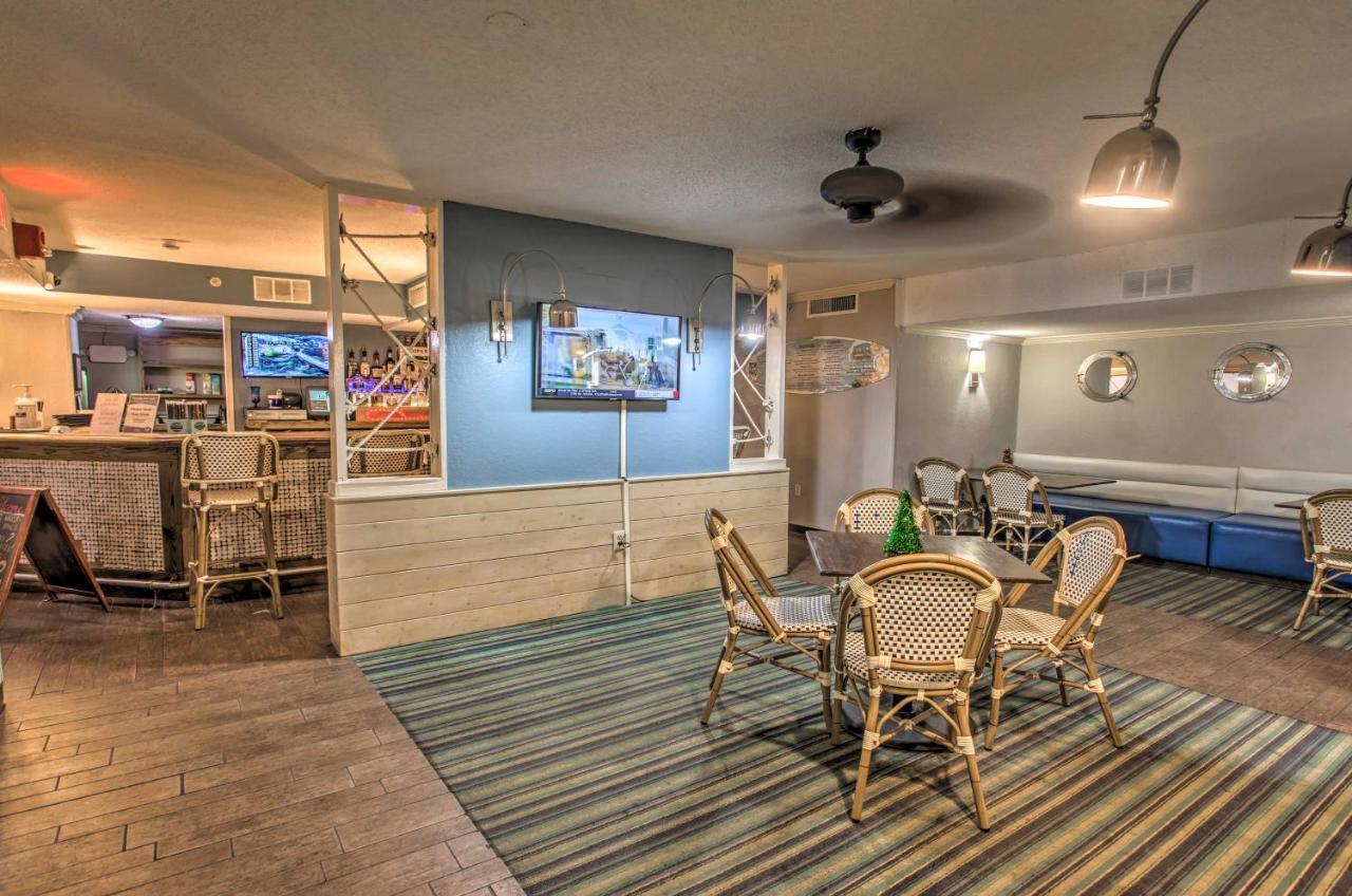 Apartment Breezy Landmark With Oceanfront Lanai!