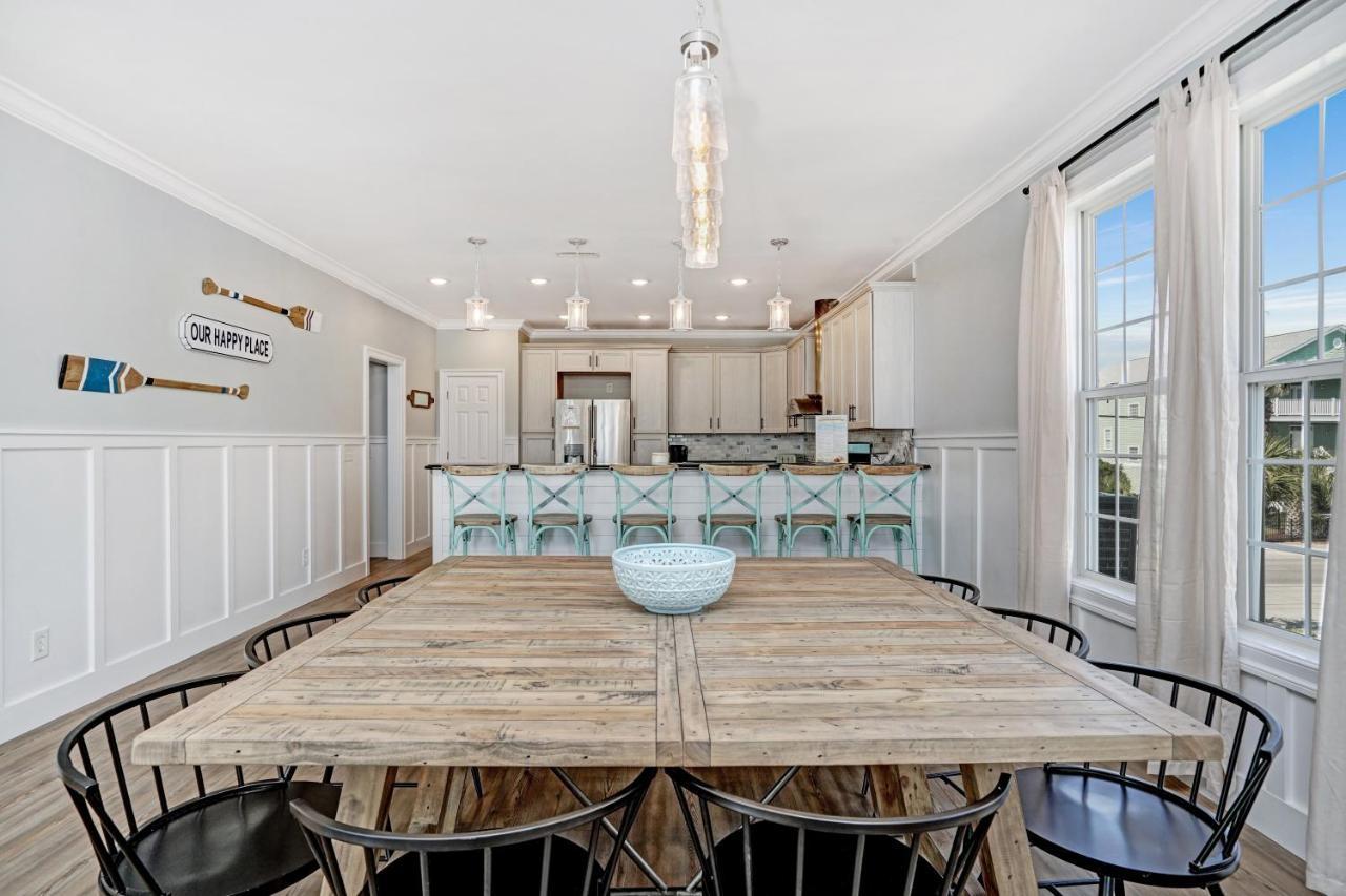 Holiday home Ocean Breeze - Ocean Front, 7 Bedroom *