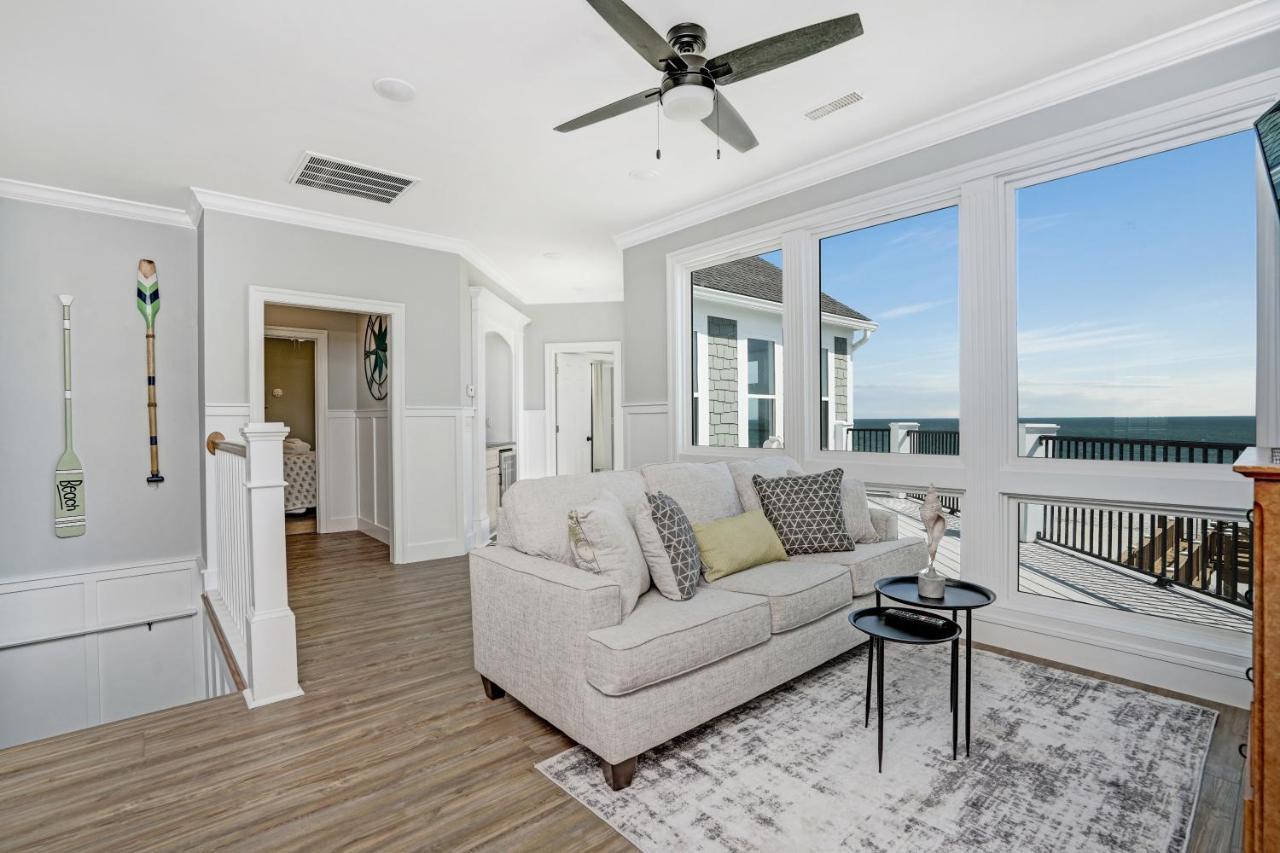 Holiday home Ocean Breeze - Ocean Front, 7 Bedroom Myrtle Beach
