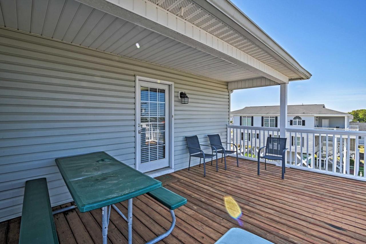 Murrells Inlet With 3 Decks - 1 Block To Beach! Holiday home *
