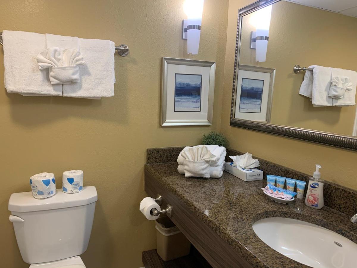 Apartment Gone Coastal. *