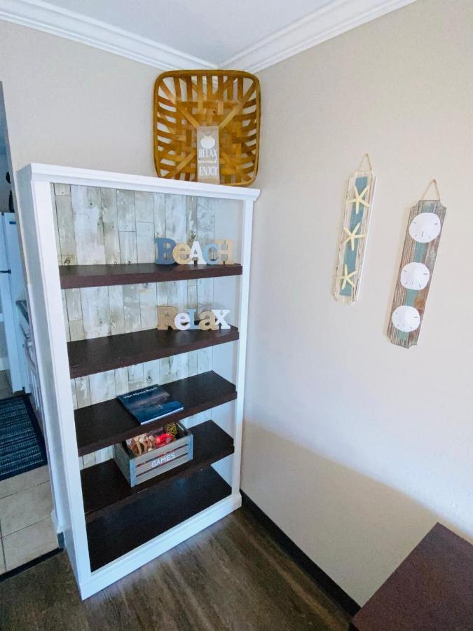 Gone Coastal. Apartment *