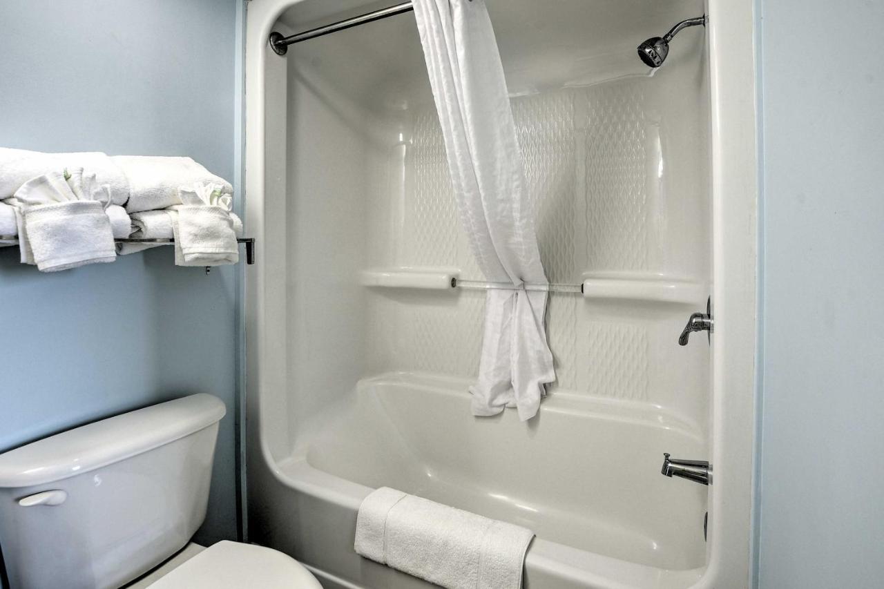 Vivid With Amenities! * Myrtle Beach