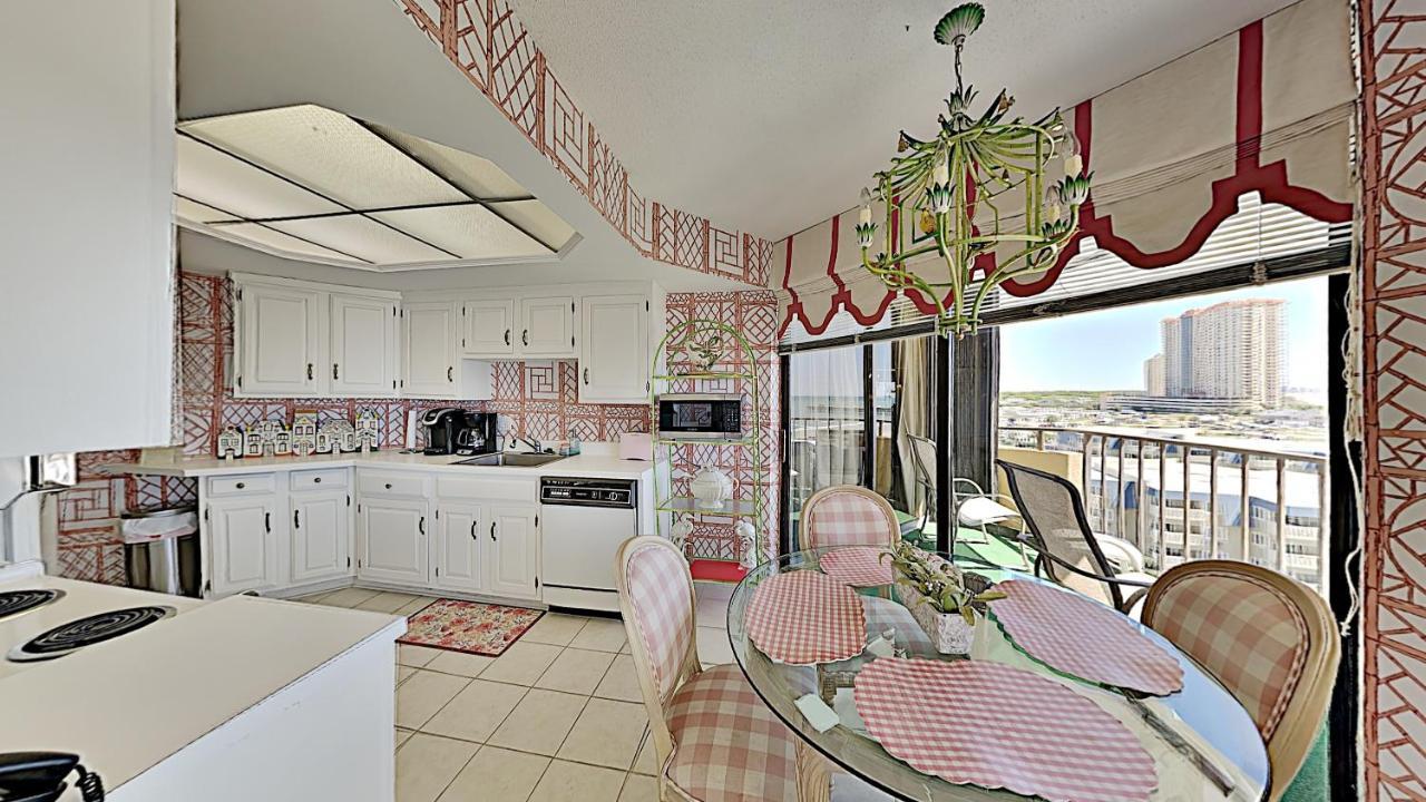 Sophisticated Oceanfront Private Balcony Holiday home Myrtle Beach