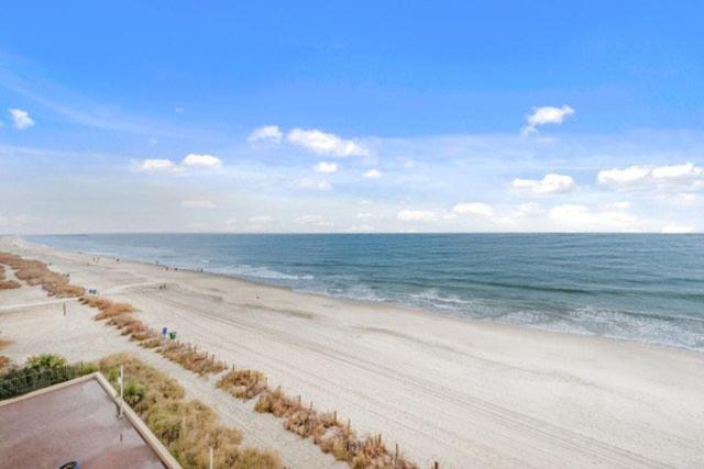 Direct Oceanfront Studio With Beautiful Updates! Sea Mist 20709 Queen Beds - Full Kitchen! * Myrtle Beach