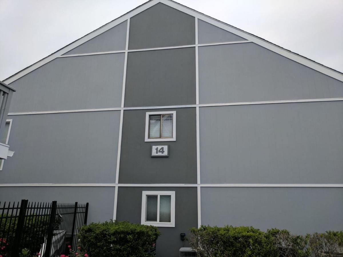 Golf Colony 14-E Apartment