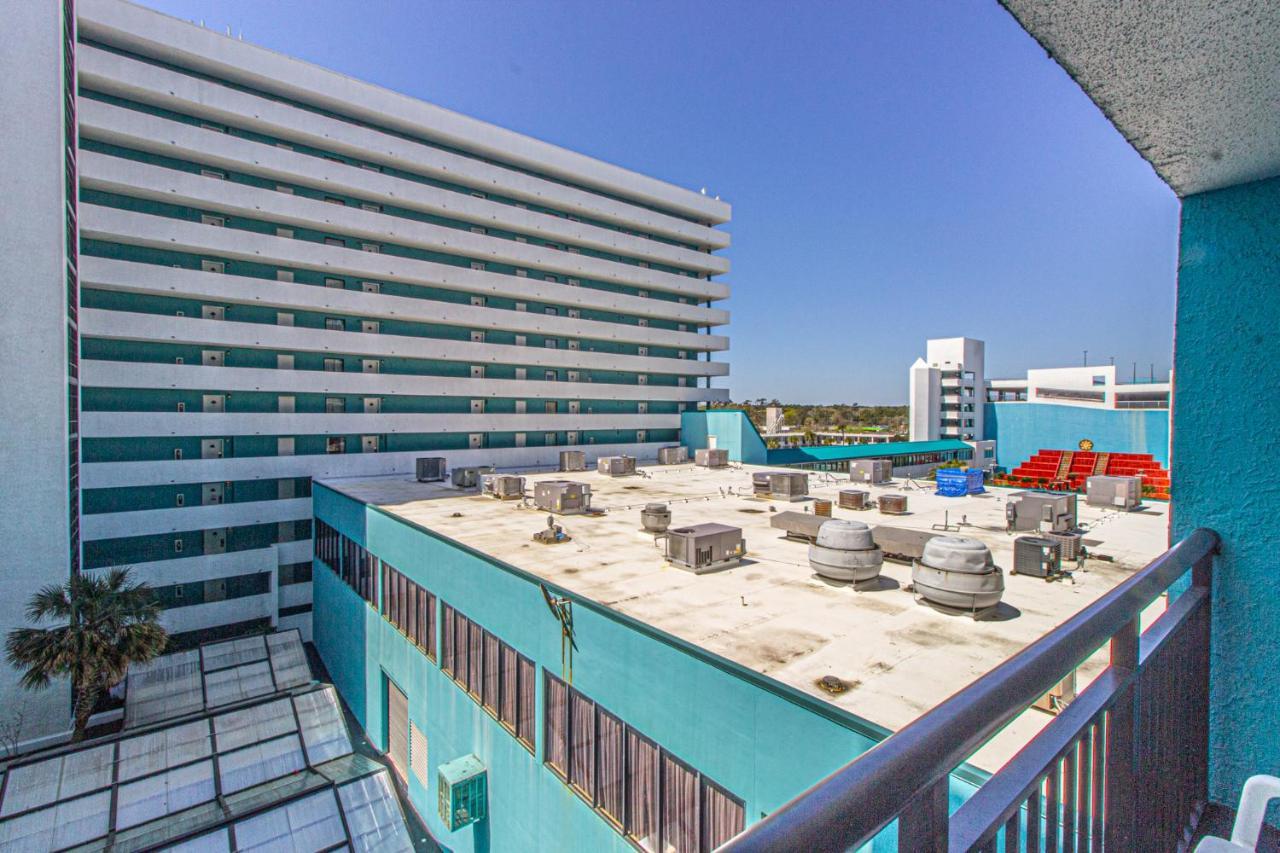 Landmark King Unit 716 Beautifully Renovated Sleeps 4 * Myrtle Beach