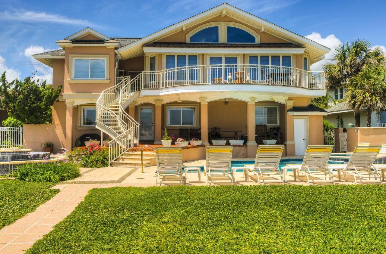 Oceanfront Pool Hot Tub Kitchen Washer Dryer Downtown Holiday home Myrtle Beach