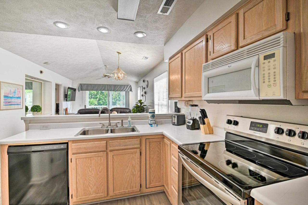 With Pool Minutes To Ocean! Apartment Myrtle Beach