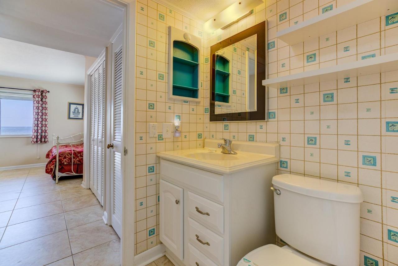 Holiday home Oceanfront Pool Hot Tub Kitchen Washer Dryer Downtown Myrtle Beach
