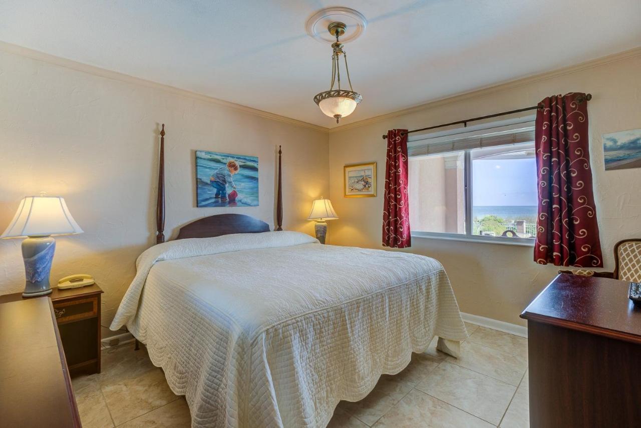 Oceanfront Pool Hot Tub Kitchen Washer Dryer Downtown *