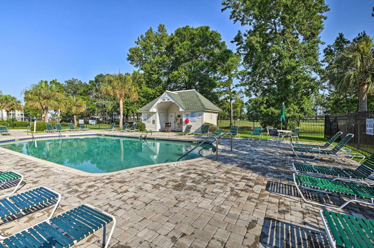 Apartment With Pool Minutes To Ocean!