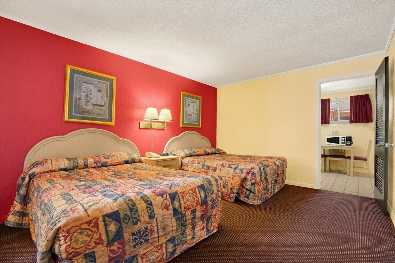 Hotel Royal Palace And Myrtle Ocean Blvd 2*