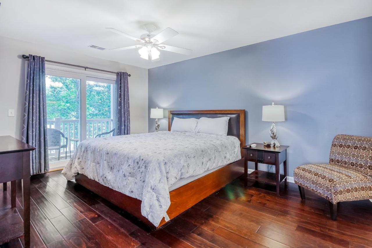 Apartment River Oaks Retreat *