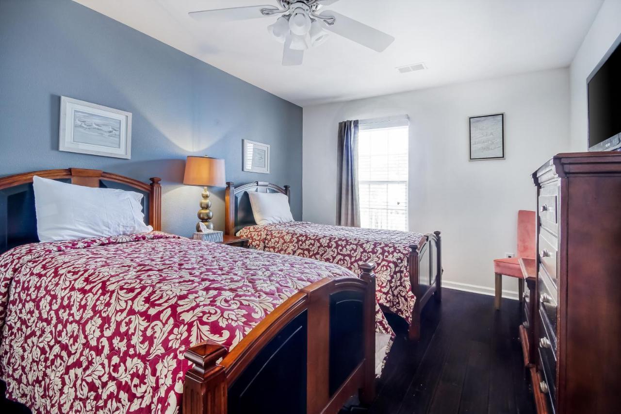 Apartment River Oaks Retreat *