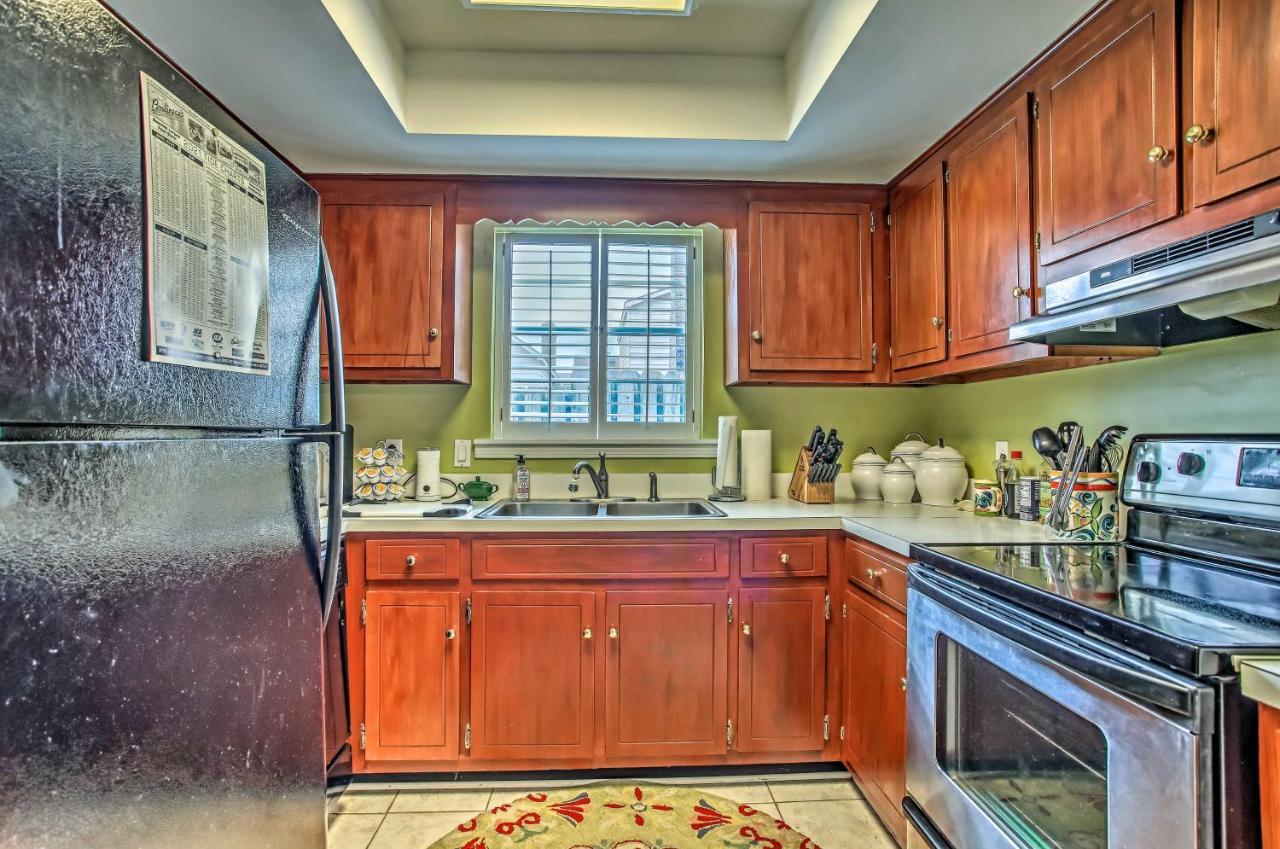 North Myrtle With Patio - Walk To Beach! *