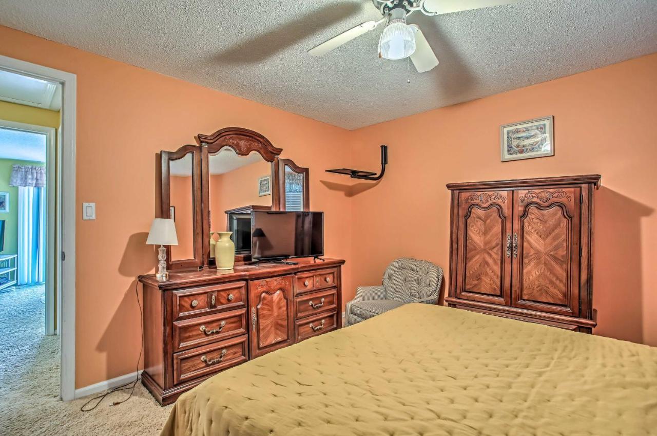 North Myrtle With Patio - Walk To Beach!