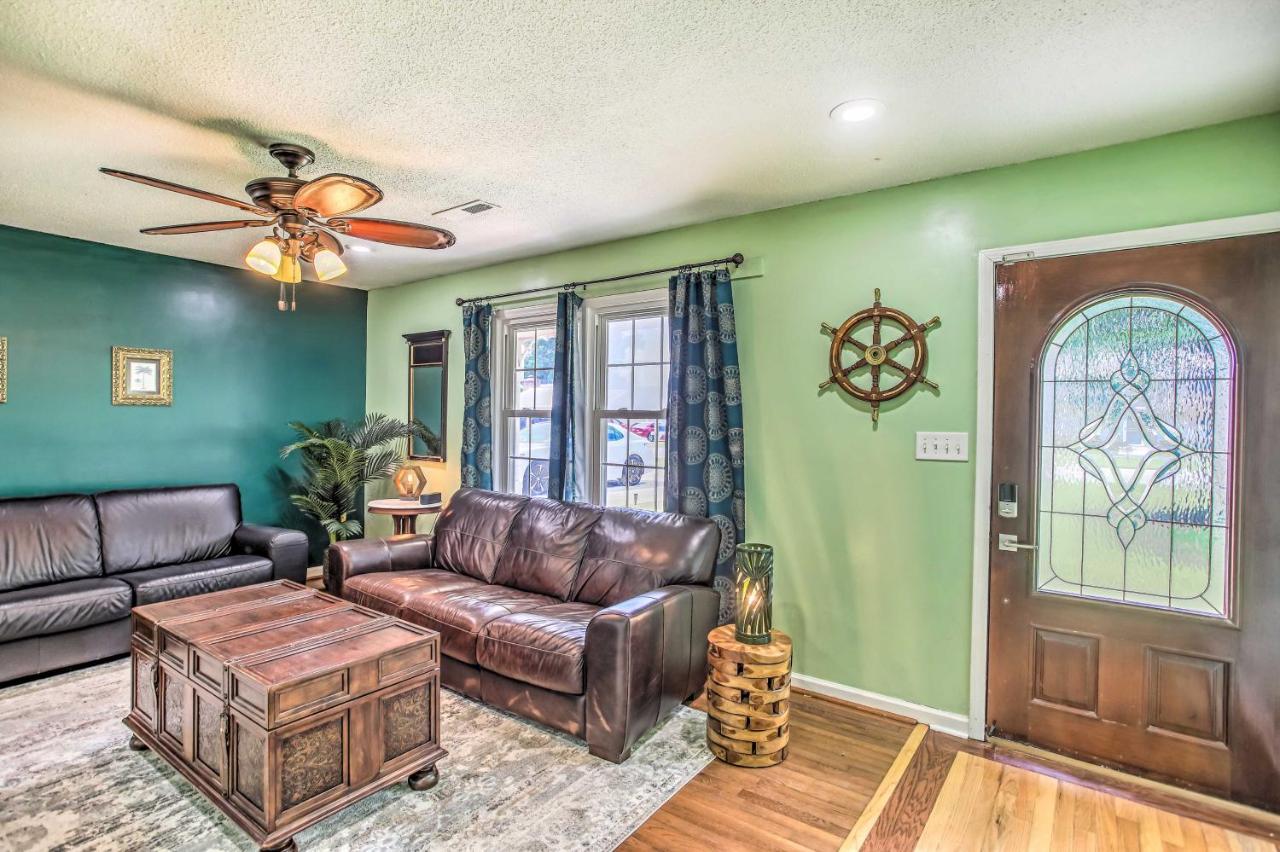 Surfside Beach House - King Bed Less Than 2 Mi To Shore!