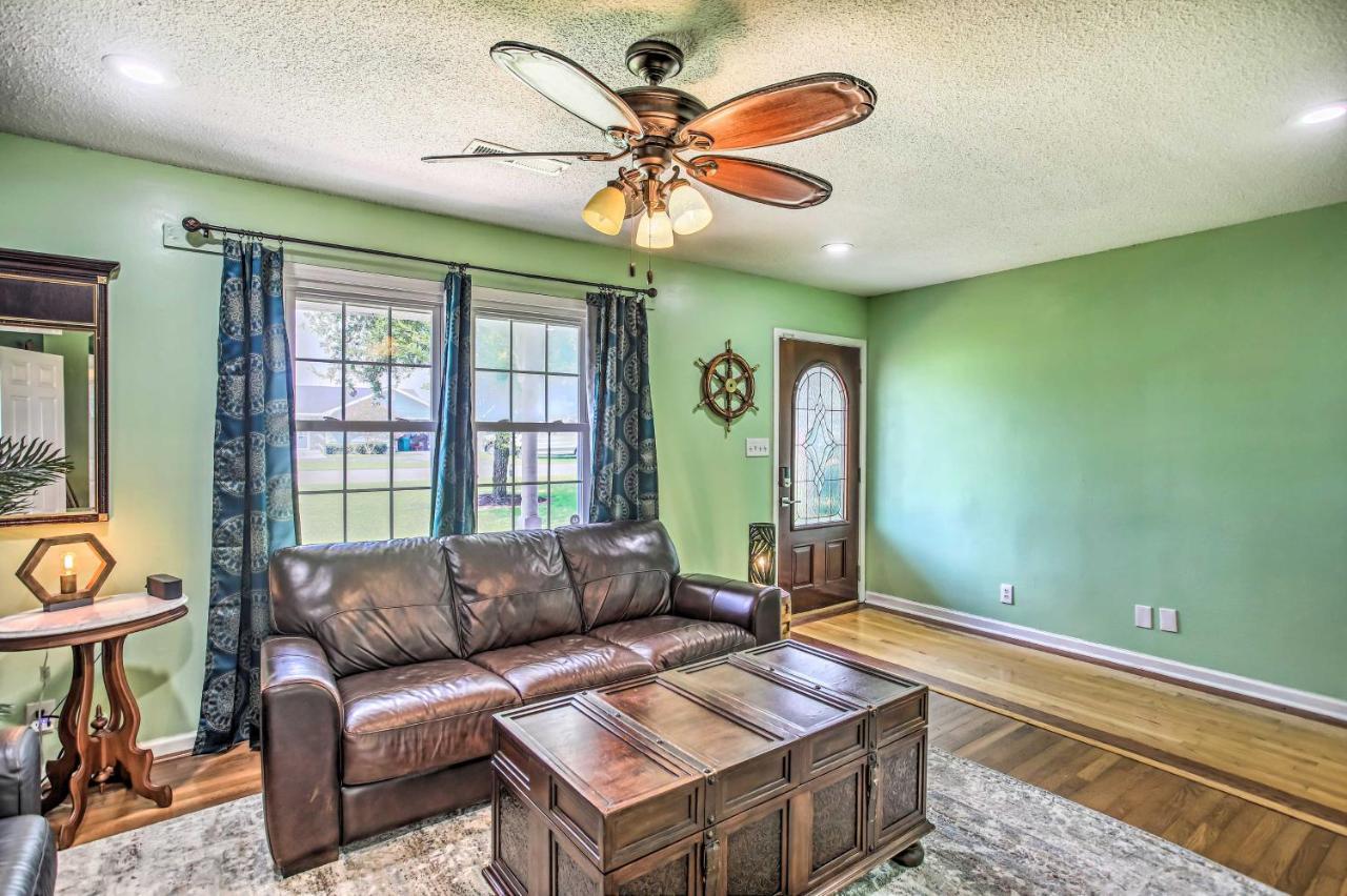 Holiday home Surfside Beach House - King Bed Less Than 2 Mi To Shore! Myrtle Beach