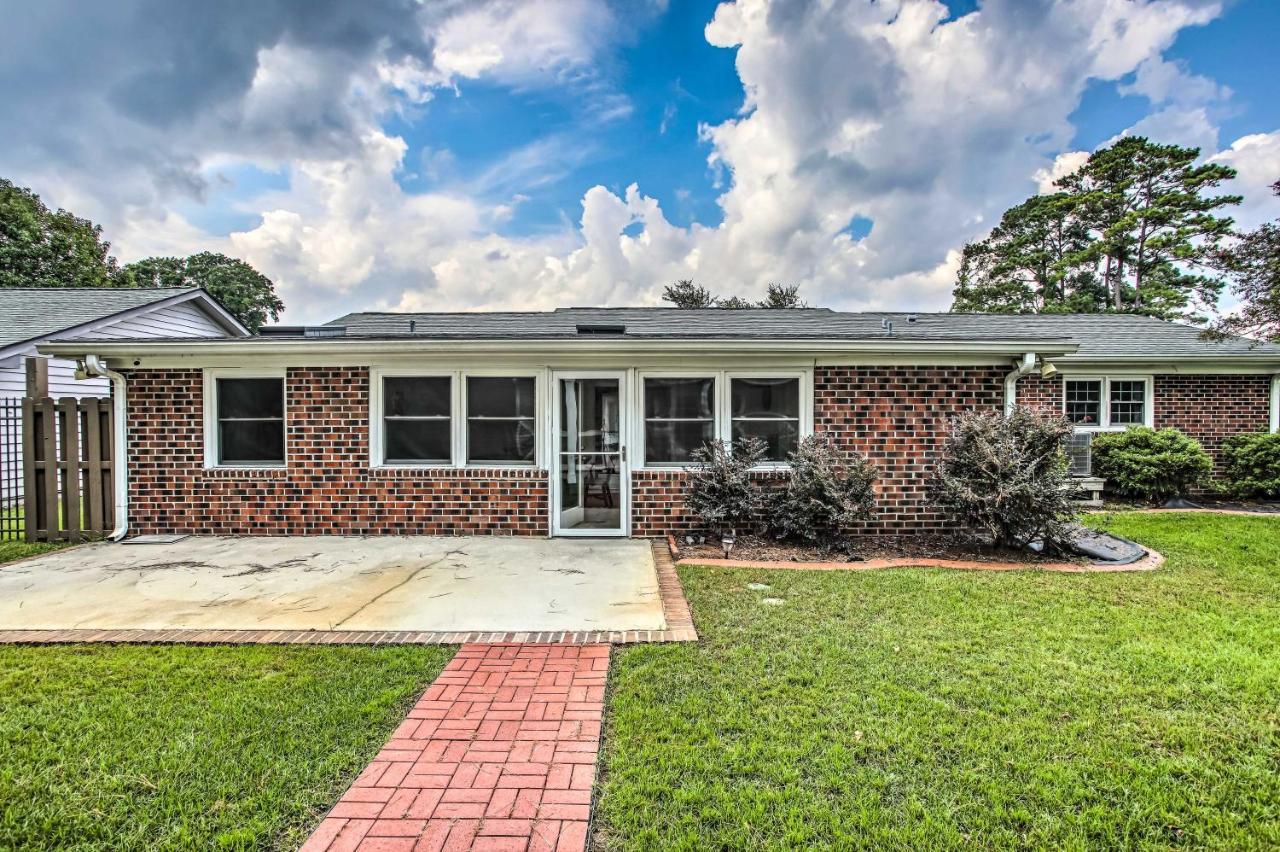 Surfside Beach House - King Bed Less Than 2 Mi To Shore!