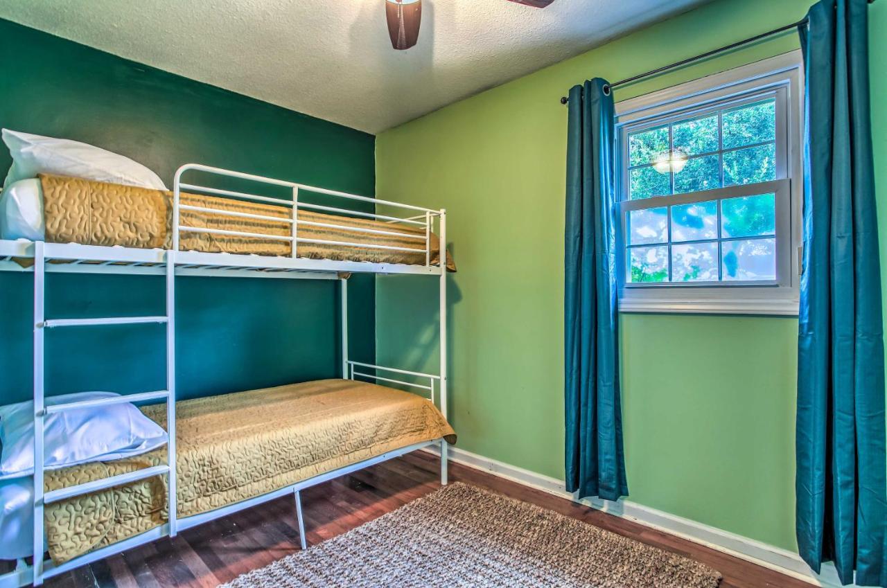 Surfside Beach House - King Bed Less Than 2 Mi To Shore! *