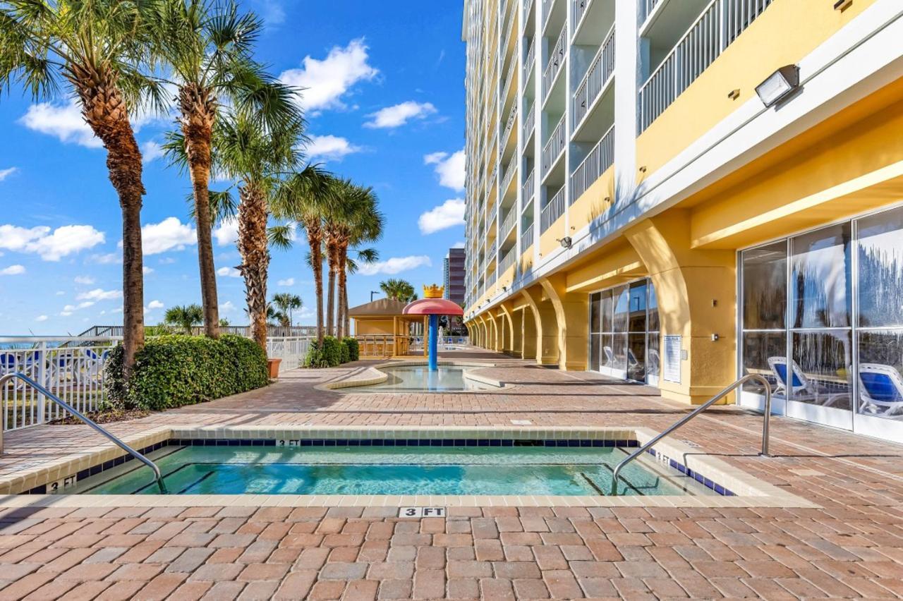Hosteeva Beachfront With Private Balcony