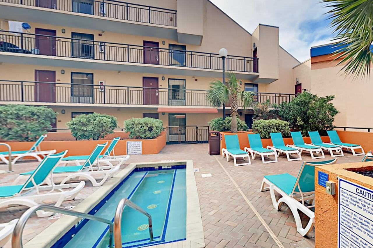 Apartment Ocean View King Monterey Bay 1411 Sleeps 7 Guests *