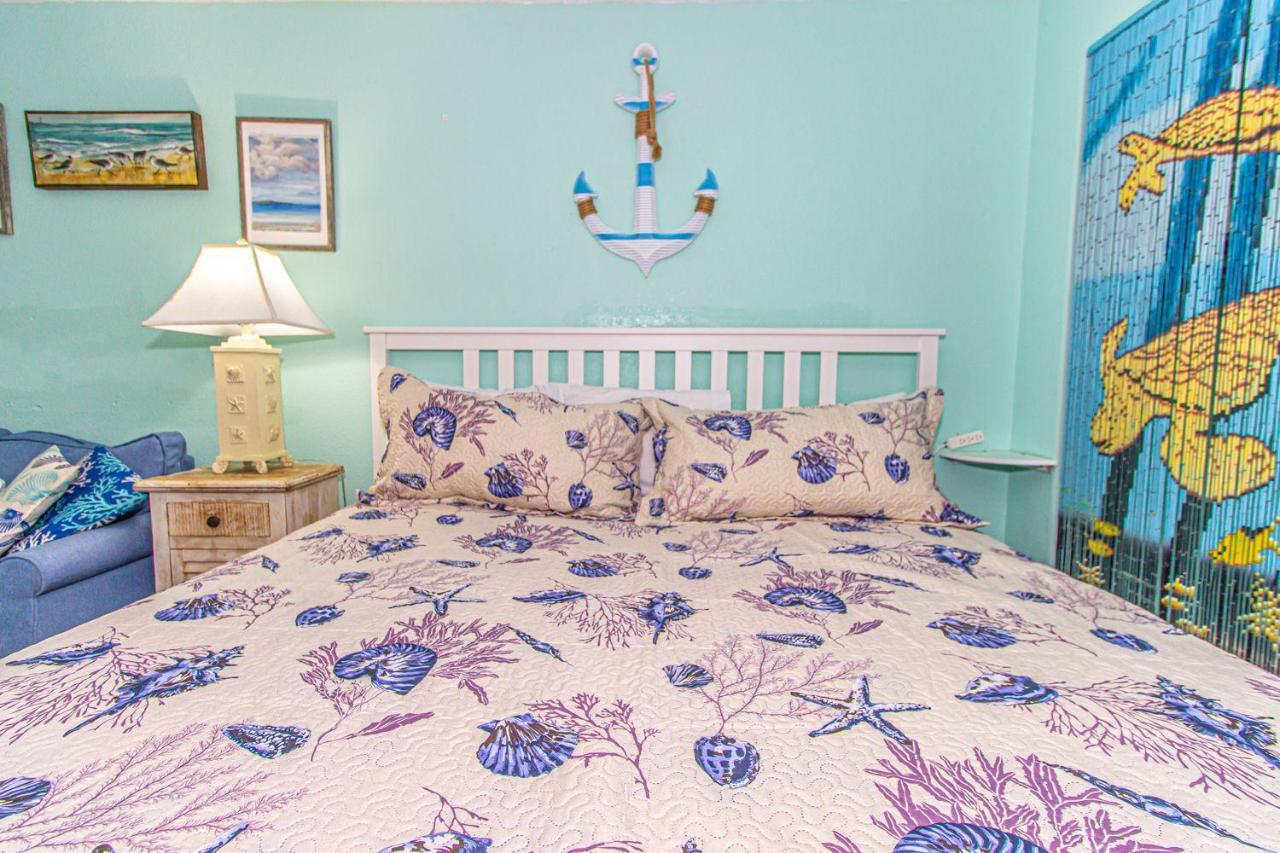 Apartment Ocean View King Monterey Bay 1411 Sleeps 7 Guests