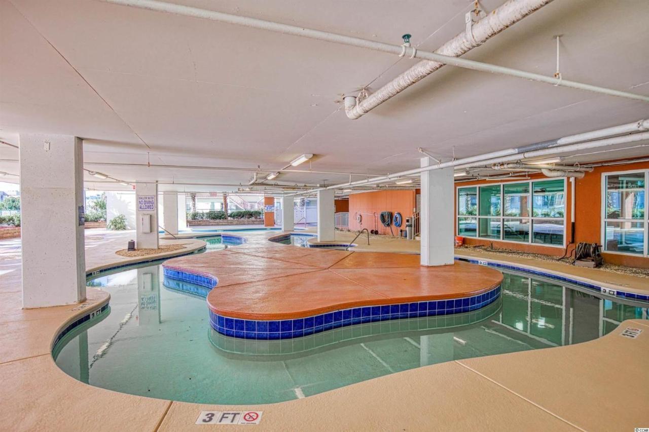 Malibu Pointe Beach Club - Across The Street From The Ocean! Sleeps 13 Guests! Holiday home
