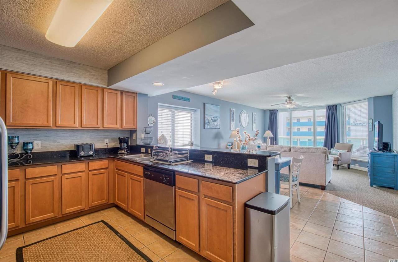Malibu Pointe Beach Club - Across The Street From The Ocean! Sleeps 13 Guests! Holiday home *