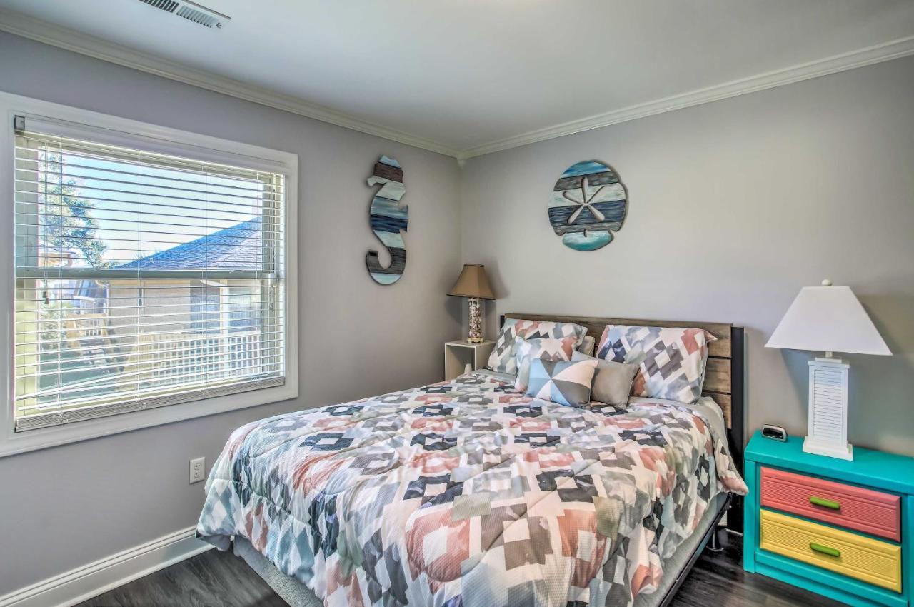 Coastal With Pool Access - Walk To Apache Pier Holiday home