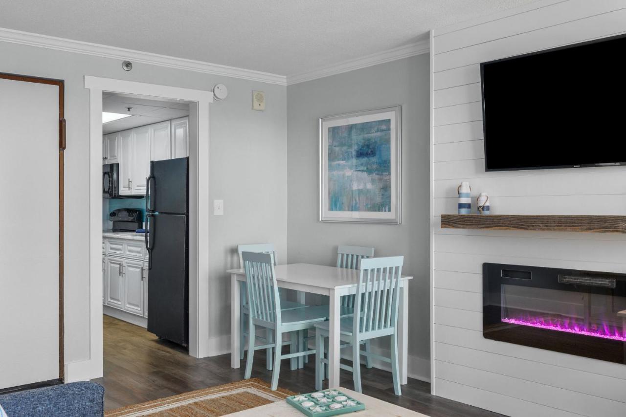 Luxurious Fully Renovated 12th Story Ocean Front *