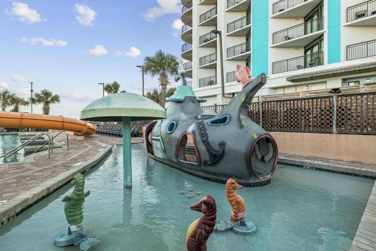 Luxurious Fully Renovated 12th Story Ocean Front Holiday home