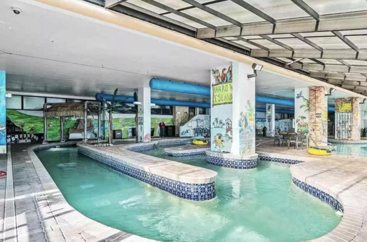 Holiday home Luxurious Fully Renovated 12th Story Ocean Front
