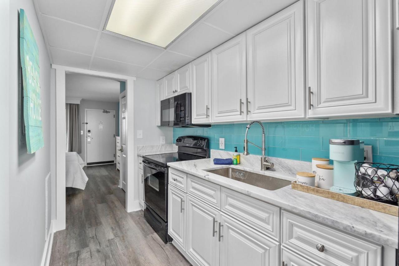 Luxurious Fully Renovated 12th Story Ocean Front Holiday home Myrtle Beach